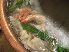-洞庭洲·防空洞火锅·烧烤·铜锅涮肉(新百广场店)