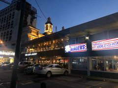 -Cha Café and Bistro