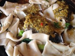 -阿瓦山寨·湘菜现炒·剁椒鱼头王(咸阳总店)