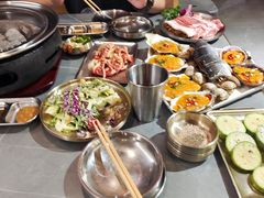 -围炉肉舍•炭烤活鳗•丹东海鲜烤肉(步行街店)