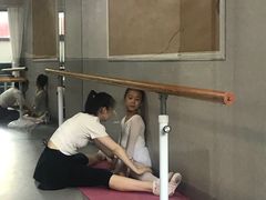 -蒲公英舞蹈艺术中心(解放路校区)