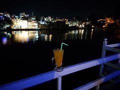 -Lake Shore Hotel & Restaurant