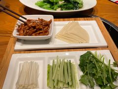 -娜仁图雅蒙古美食村(33小镇店)