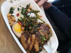 梅菜扣肉饭-魏家凉皮(十里河店)