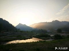 -燕子河大峡谷天坑仙境