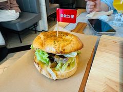 -必胜客(威高广场店)