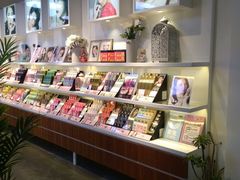 -4iNLOOK美瞳店(上海日月光中岛店)