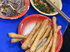 茴香小油条-马路边边串串香(苗栗路店)