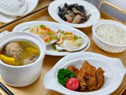 -童谣里医疗级月子中心(独栋湖景店)