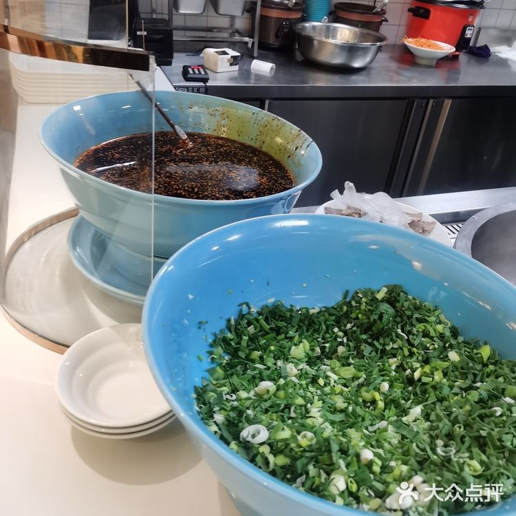 摆福军九鼎纯汤牛肉面
