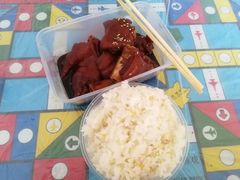 老巴子招牌猪蹄饭-蘑菇圈·云南野生菌菇炒饭·巷口食堂(悦荟店)