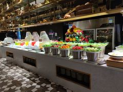 -钱小奴海鲜自助黑金店(杭州滨江龙湖店)