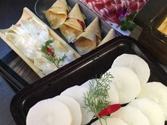 -尚尚仙·酸汤猪手·猪肚鸡火锅(华联万柳购物中心店)