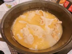 -鲜入围煮花胶鸡海鲜火锅