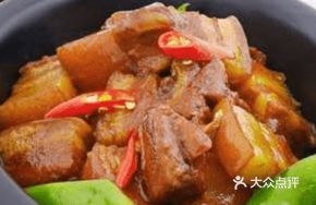 Braised Pork Belly in Small Pot