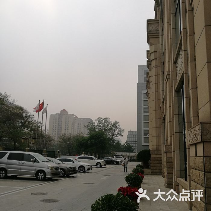 新疆大厦嘉宾楼停车场图片-北京停车场-大众点评网