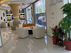 -皓齿连锁·雅贝健口腔·种植·矫正中心(虹口曲阳路店)