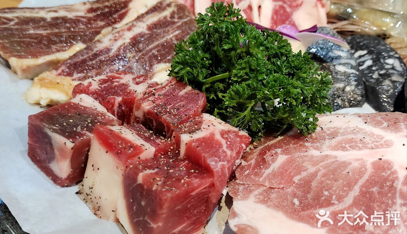 从韩剧里走出来的烤肉店，一口一口炫到饱[调皮]
