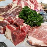 从韩剧里走出来的烤肉店，一口一口炫到饱[调皮]