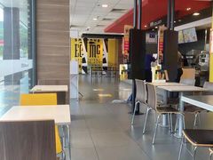 -麦当劳(驿坂服务区B区店)