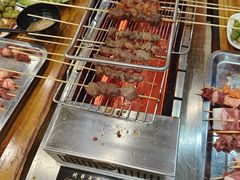 -哈尔滨小酒馆·鲜肉现穿自助烧烤(康新花园店)