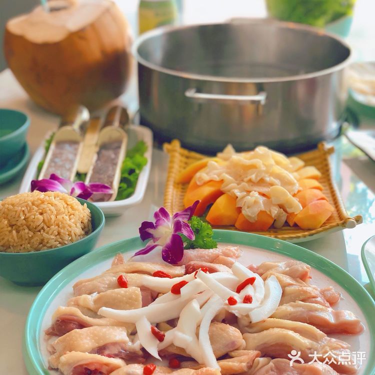 吸收了鸡油的米饭亮蹭蹭的特吸引人!