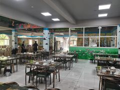 -布尔津河堤夜市