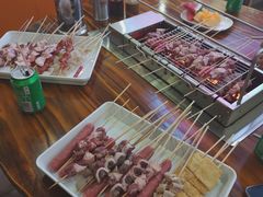 -哈尔滨小酒馆·鲜肉现穿自助烧烤(康新花园店)
