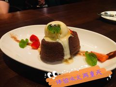 招牌巧克力流心蛋糕-Bistro 63 创意融合料理(广粤天地店)