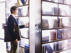 -钟书阁(松江泰晤士小镇店)