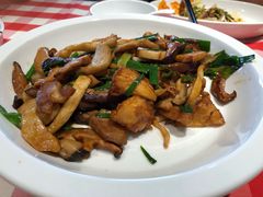 橄榄油炒三种蘑菇-西贝莜面村(金隅嘉品mall店)