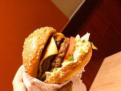 -The Habit Burger Grill 哈比特汉堡(复兴soho店)