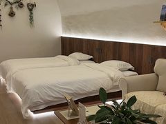 -悟空山宿陨石私汤温泉酒店(神舟大道地铁站店)