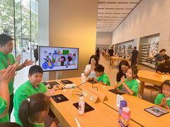 -Apple零售店(华贸购物中心店)