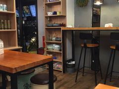 大堂-家味螺蛳粉&烤鱼(安远路店)