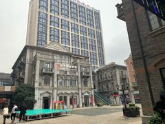 -川渝窈妹纸包鱼·齐齐哈尔烤肉