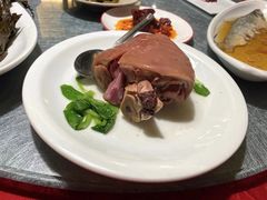 -新镇江酒家(南京西路店)