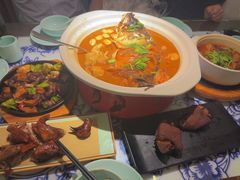 -卢大鲜鱼头捞饭(美利广场店)