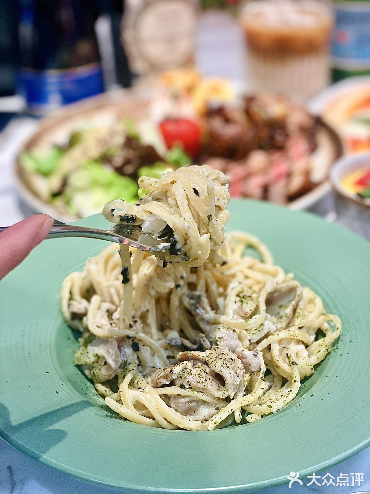 向大家郑重宣布，这家也式餐厅真的好吃疯啦！