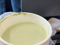-麦当劳(上海虹桥站30B检票口楼上)