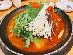 土豆排骨火锅-喇喇排骨火锅·传统韩式脊骨汤(望京西园总店)