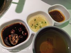 -洪氏嗨捞·广东猪肚鸡·椰子鸡火锅(西咸万象城店)