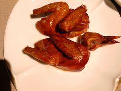 脆皮乳鸽-荣轩(新荣记环球金融中心店)
