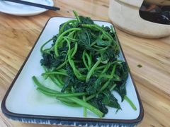 清炒时蔬-琼大师东方烤乳猪(亚特兰蒂斯店)