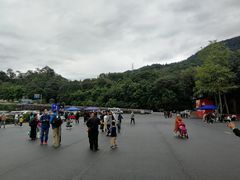 -峨眉山报国寺
