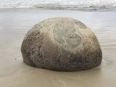 -摩拉基大圆石