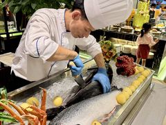 -广州万富希尔顿酒店·感趣自助餐厅·金秋蟹宴生蚝海鲜刺身烧烤