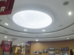 -雅悦齿科(顾村公园店)