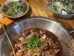 -大众跷脚牛肉馆·非遗传承单位(峨眉山店)