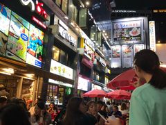 -BHC炸鸡(明洞总店)